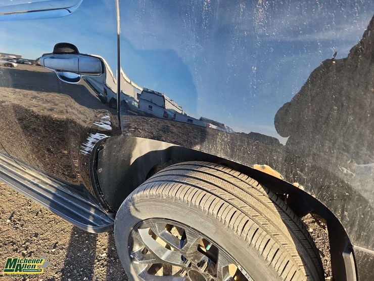 2013-chevrolet-tahoe-image-36