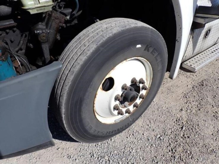 2016-freightliner-cascadia-t/a-hiway-tractor---day-image-36