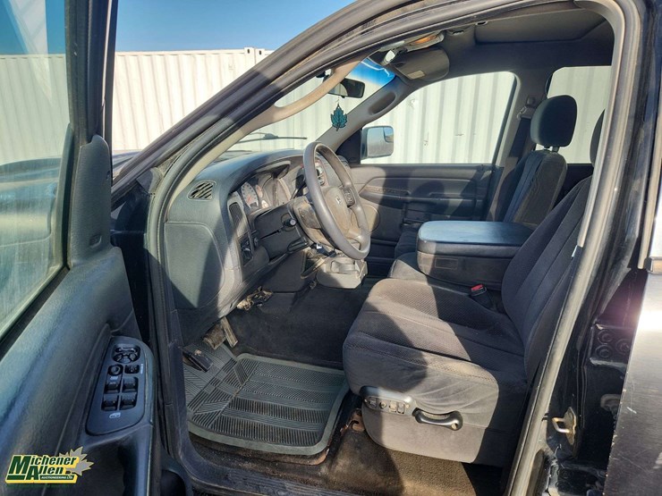 2004-dodge-ram-3500-image-11