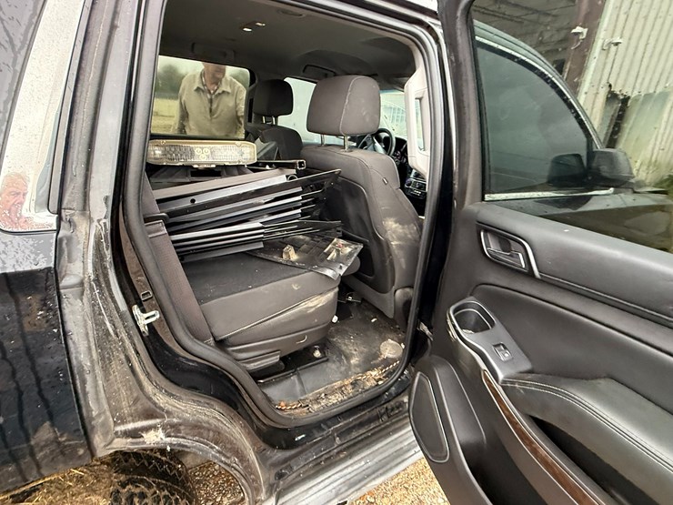 2015-chevrolet-tahoe-image-22