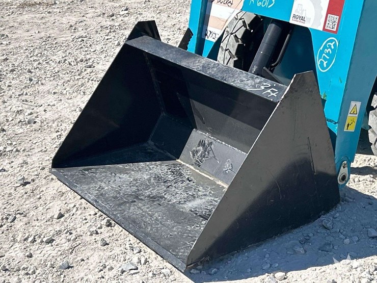 2025-newrick-jc25-mini-wheel-loader-skid-steer-image-14