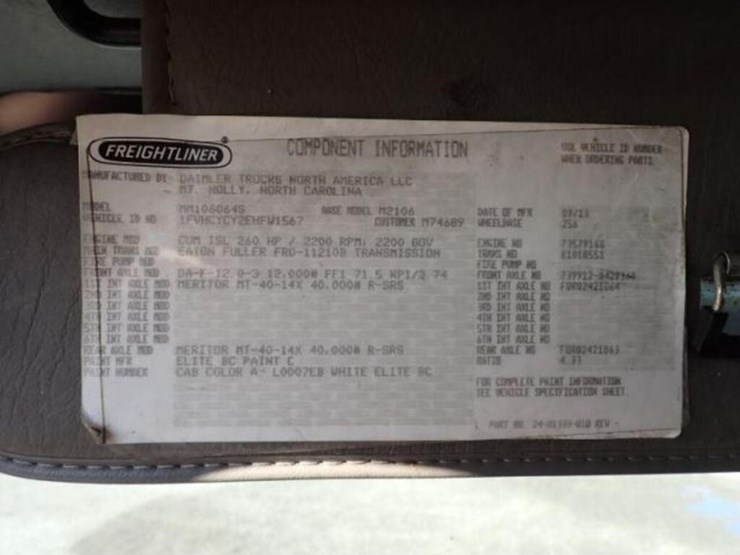 2014-freightliner-business-class-m2-106-image-12