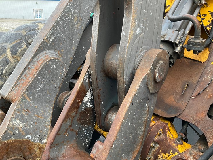 2011-volvo-l60f-image-20