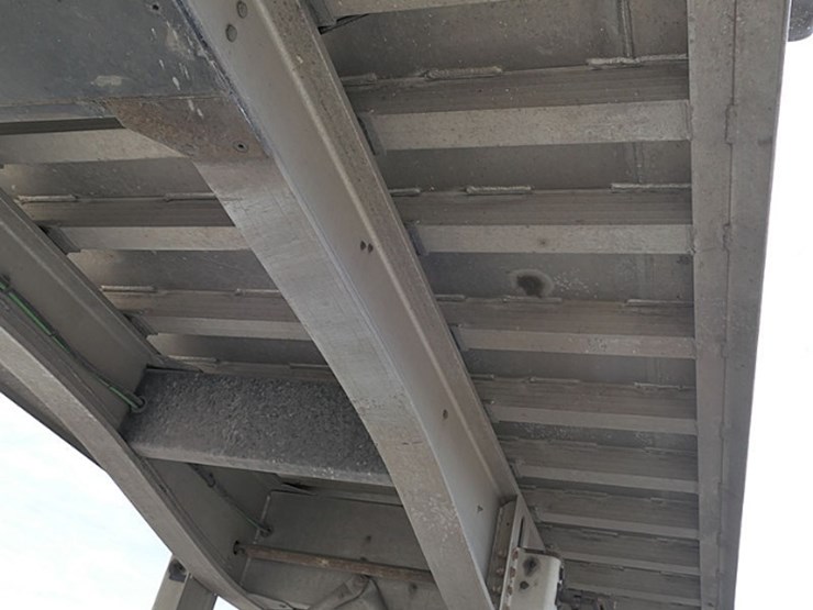 2019-genesis-34'-x-96"-image-7