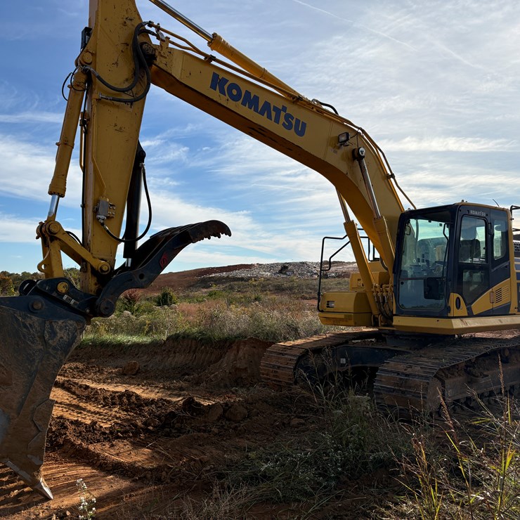 2023 KOMATSU PC210 LC-11