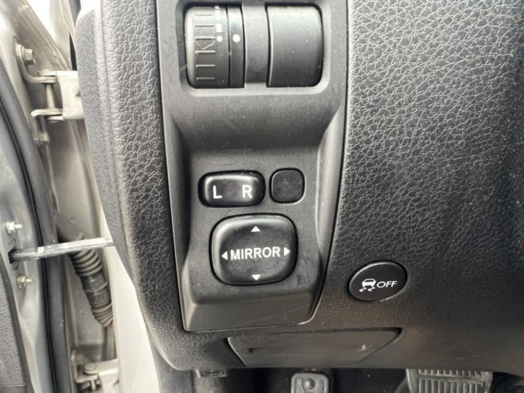 2011-subaru-forester-image-24