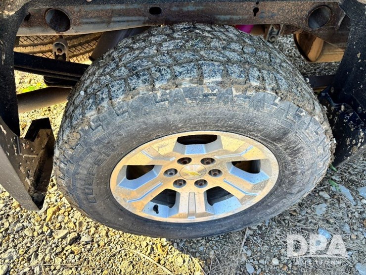 2015-chevrolet-silverado-image-40