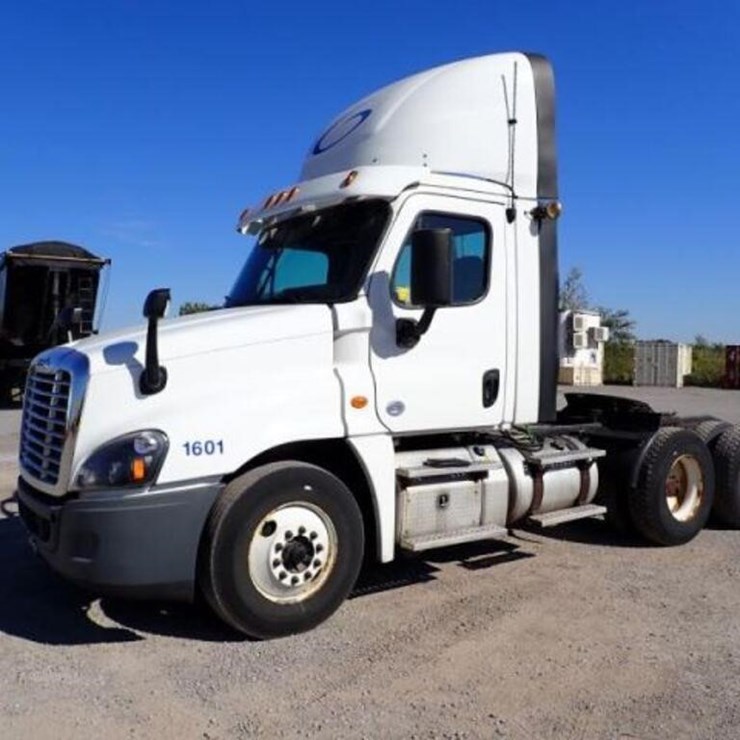 2016 Freightliner Cascadia T/A Hiway Tractor - Day