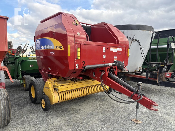 2013-new-holland-br7060-image-3