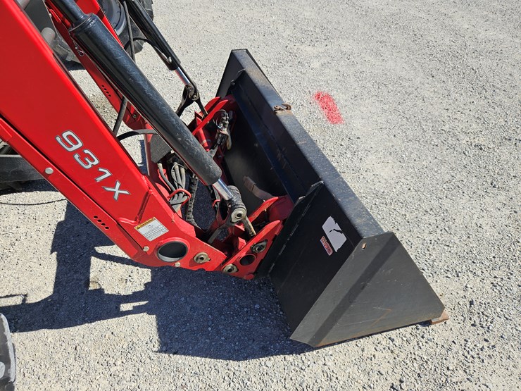 2015-massey-ferguson-4709-image-6