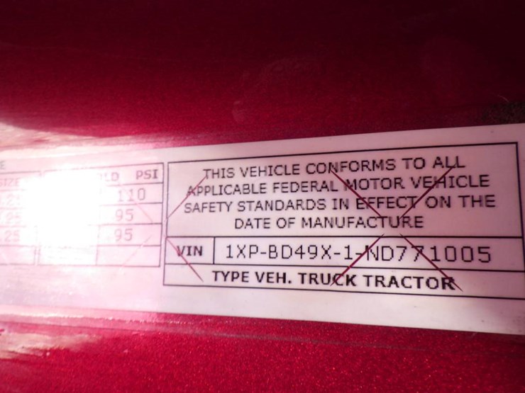 2022-peterbilt-579-image-25