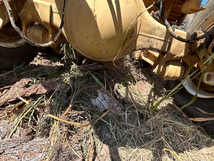 #22529-•-inop-1992-freightliner-t/a-daycab-truck-tractor-vin:-1fuymzyb1np357132-image-28