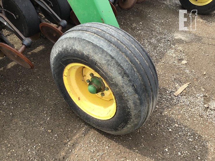 2000-john-deere-1560-image-11