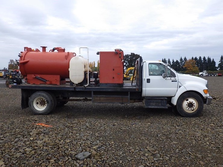 2011-ford-f650-image-4