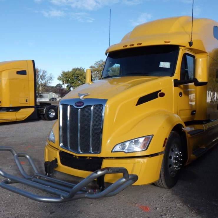 2023 PETERBILT 579