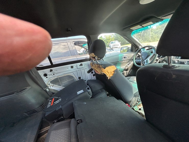 2013-ford-explorer-image-30