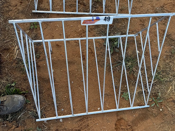 #49-•-hanging-hay-manger-w/-hooks-image-1