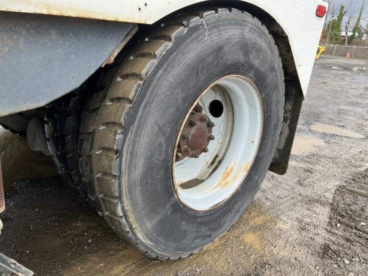 1997-ford-cf8000-image-13