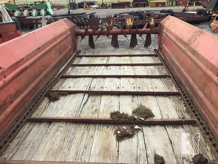 new-holland-512-image-9