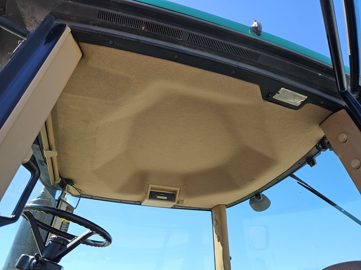 2005-john-deere-8420-image-13