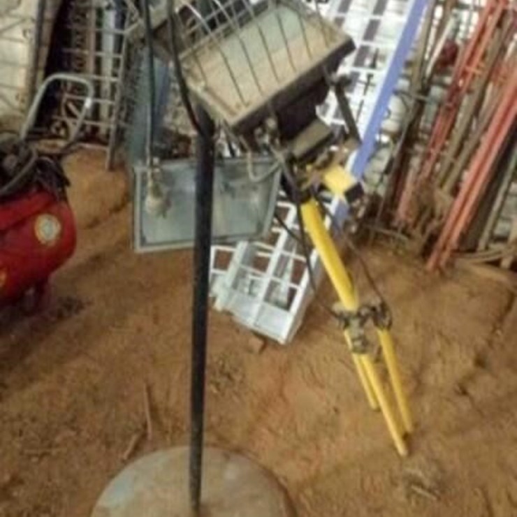 2 - Lights on Stands