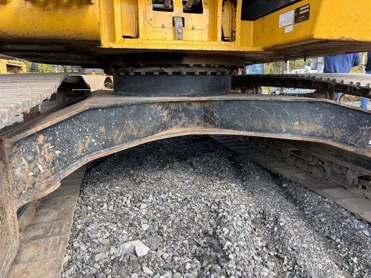 deere-245g-lc-image-14