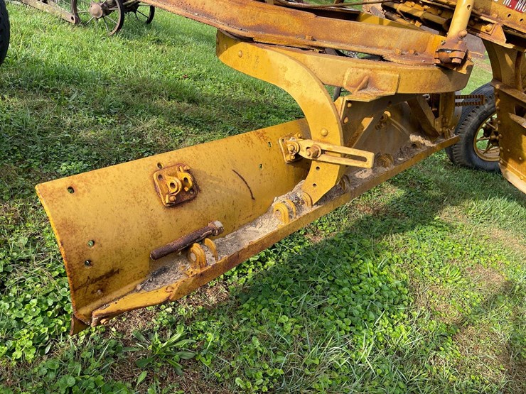 caterpillar-44-tow-grader-image-24