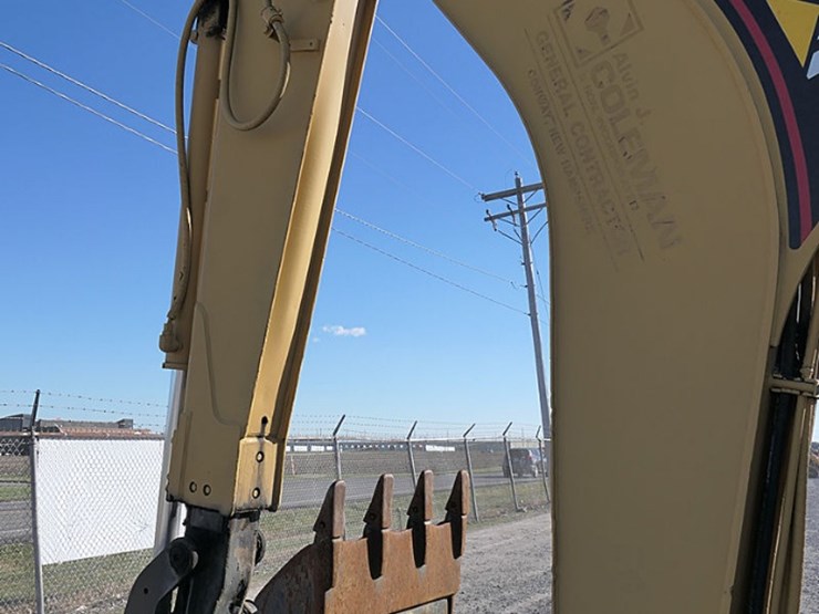 caterpillar-426b-image-19