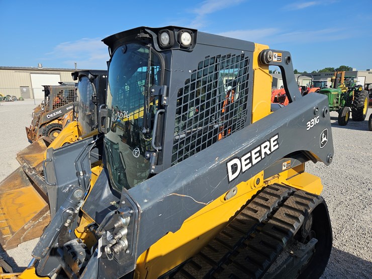 deere-331g-image-13