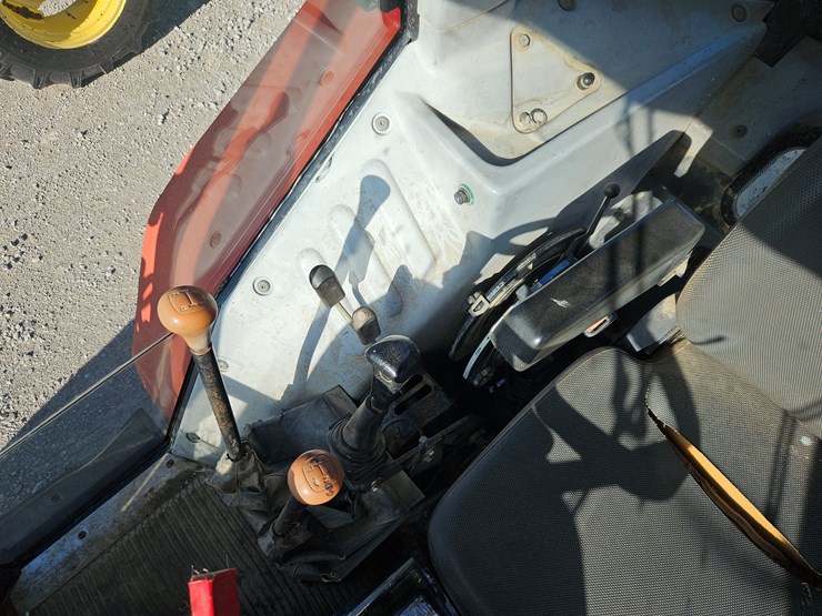 massey-ferguson-471-image-11