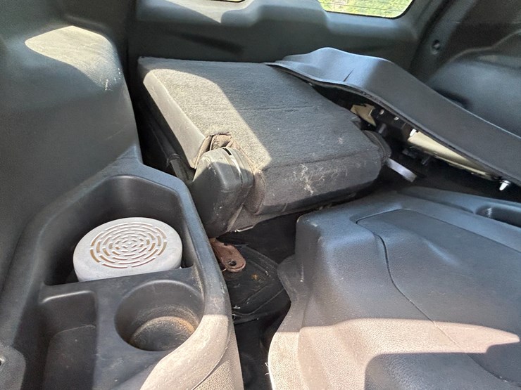 2013-ford-explorer-image-28