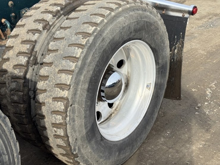 2018-kenworth-w900-image-12