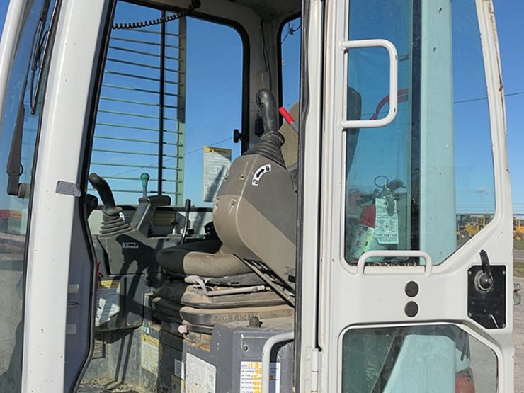 takeuchi-tb153-image-24