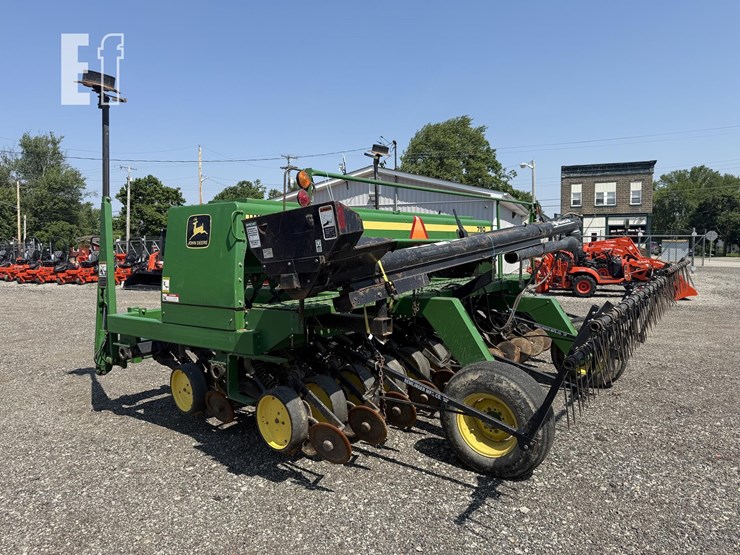 1993-john-deere-750-image-3