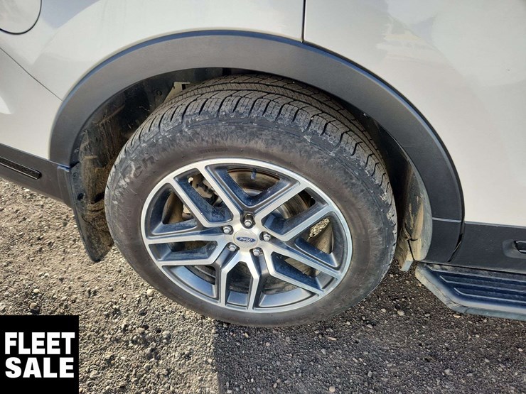 2018-ford-explorer-image-13