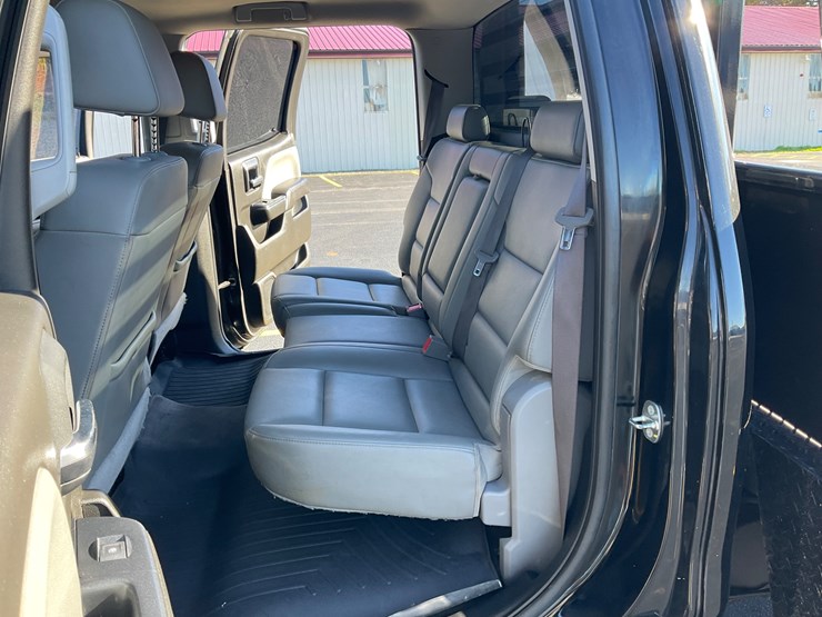 2017-chevrolet-silverado-image-10