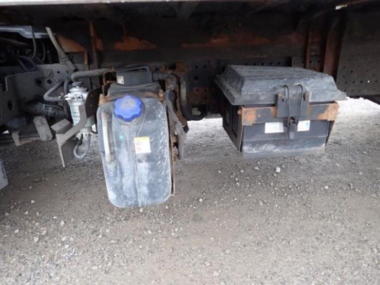 2018-isuzu-nrr-image-35