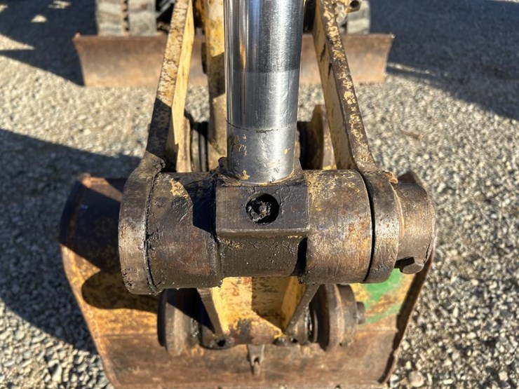 caterpillar-307-image-14