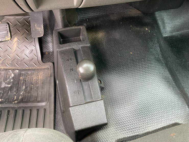 2013-chevrolet-silverado-image-14