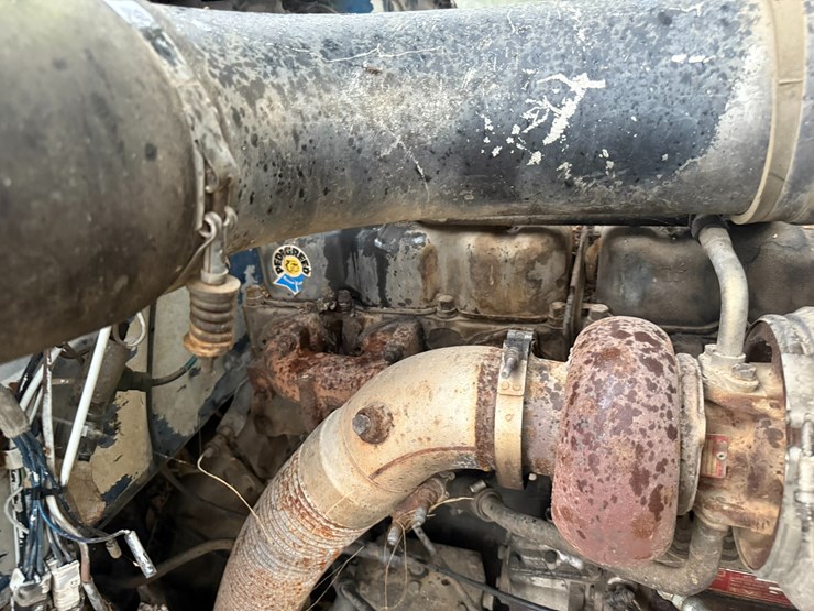 #22576-•-inop-1987-mack-r600k-t/a-single-cab-truck-tractor-vin:-1m3n231k8ht004087-image-41