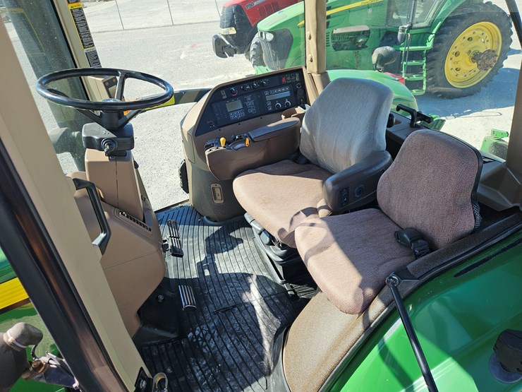 2005-john-deere-8420-image-14