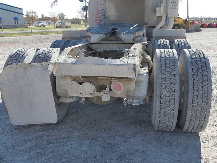 2004-mack-ch613-image-3