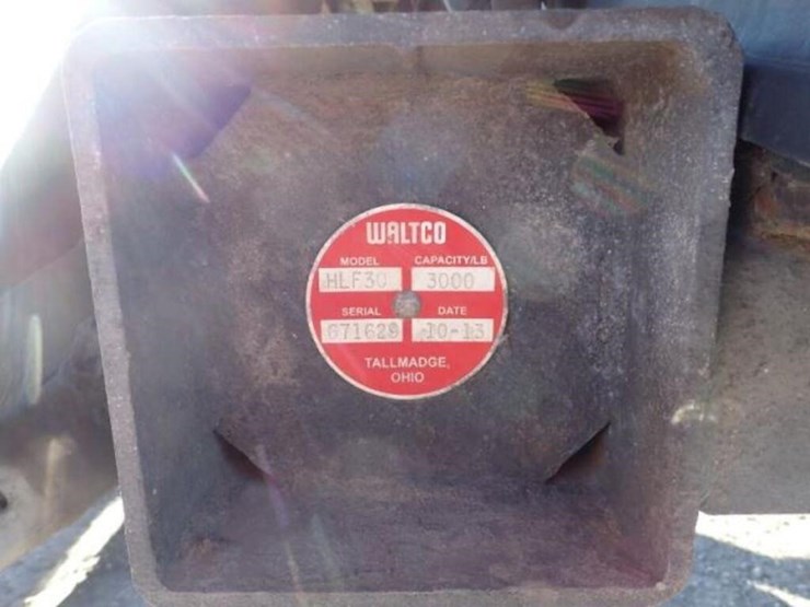 2014-freightliner-business-class-m2-106-image-57