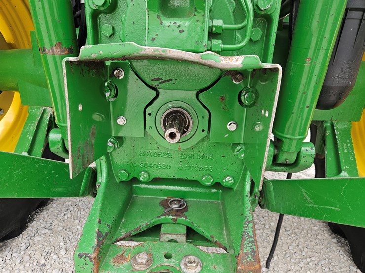 2017-john-deere-6105e-image-18