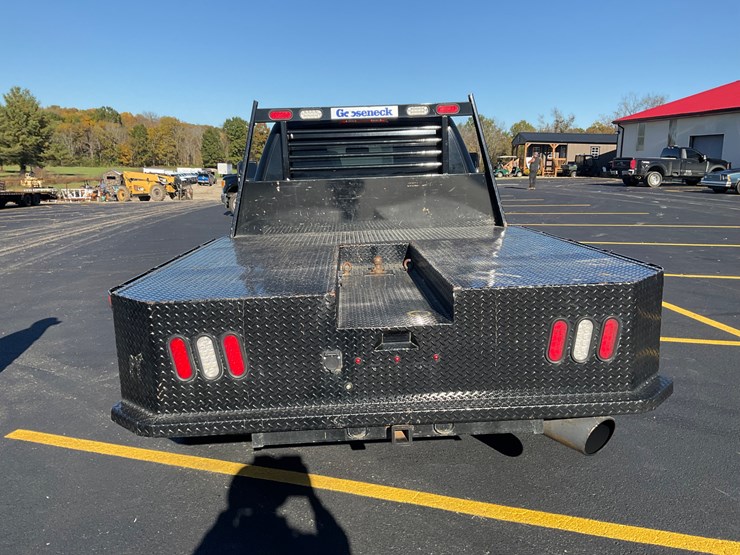 2017-chevrolet-silverado-image-7