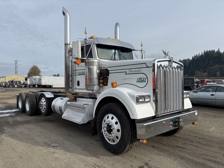 2018-kenworth-w900-image-7