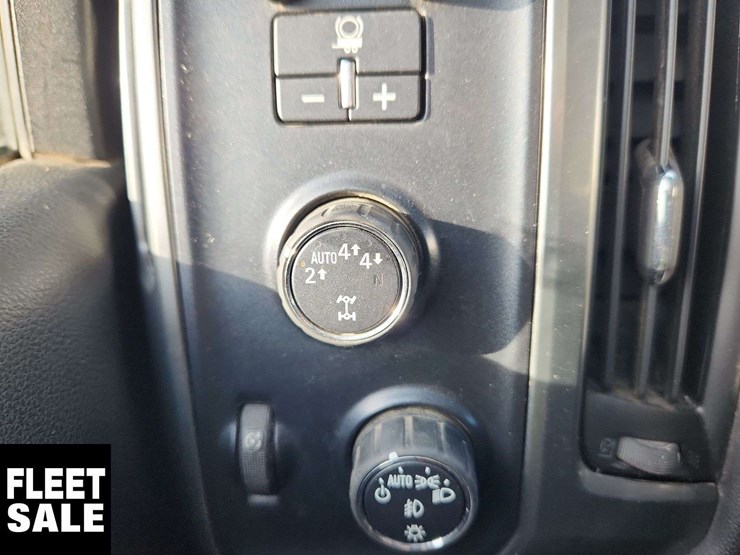 2017-chevrolet-silverado-1500-image-12