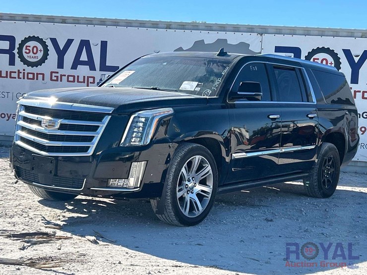 2015-cadillac-escalade-esv-image-1