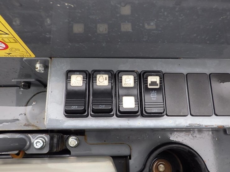 takeuchi-tb230-image-29