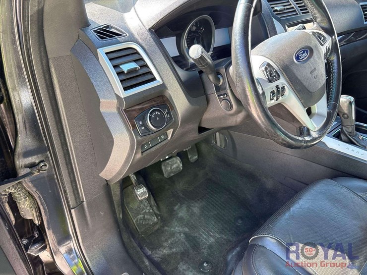 2014-ford-explorer-limited-image-13